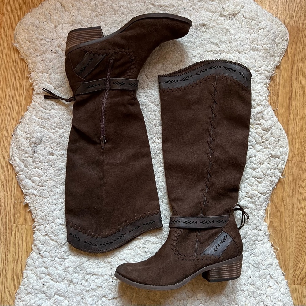not rated: Sansa Faux Brown Suede 'Sansa Chelsea' Heeled Boots - Picture 2 of 13